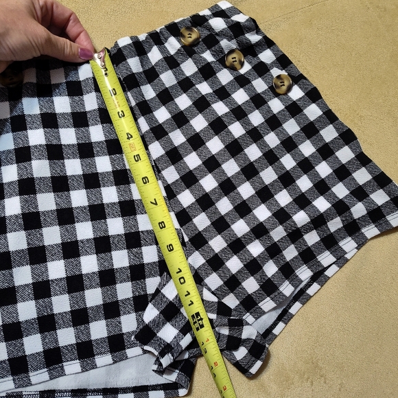 DEREK HEART Black & White Shorts• sz M - Picture 7 of 9